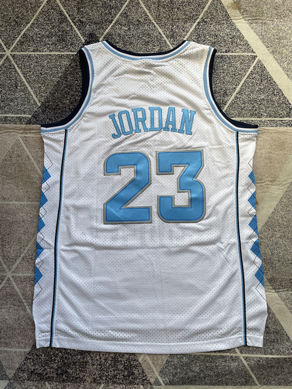 White Chicago Bulls basketball jersey, full back view