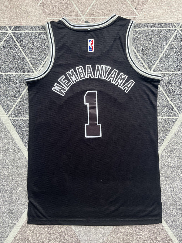 Black San Antonio Spurs basketball jersey, full back view