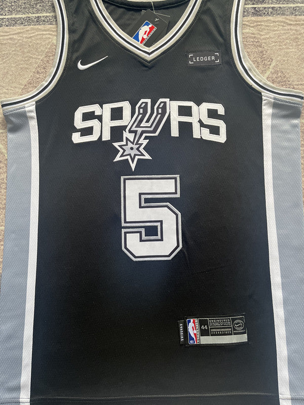Black San Antonio Spurs basketball jersey, front graphic detail