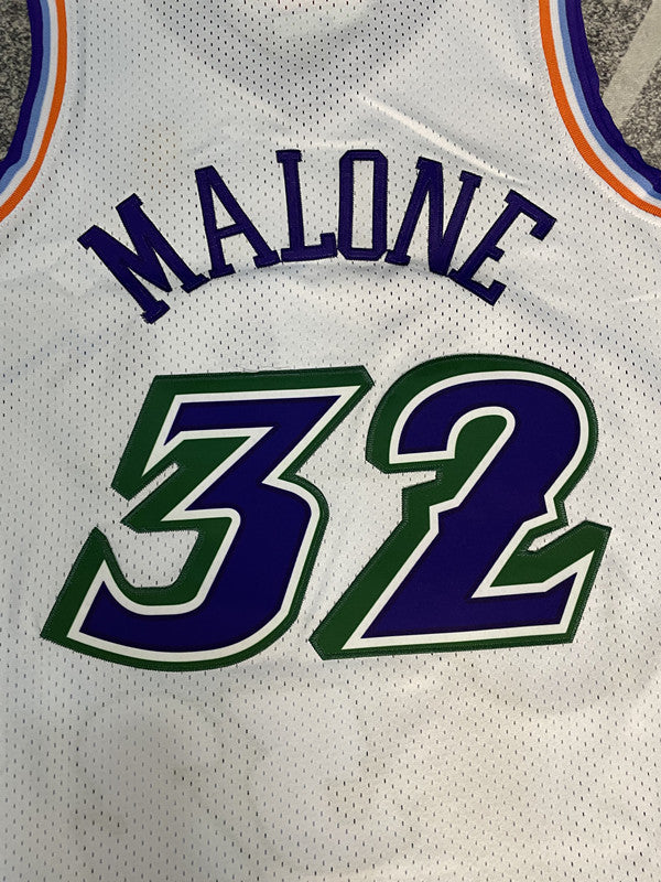 White Utah Jazz basketball jersey, back lettering and number detail